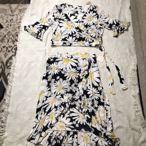 LC Lauren Conrad Matching Skirt and Top-Floral  Print size XL blk/yellow/wht